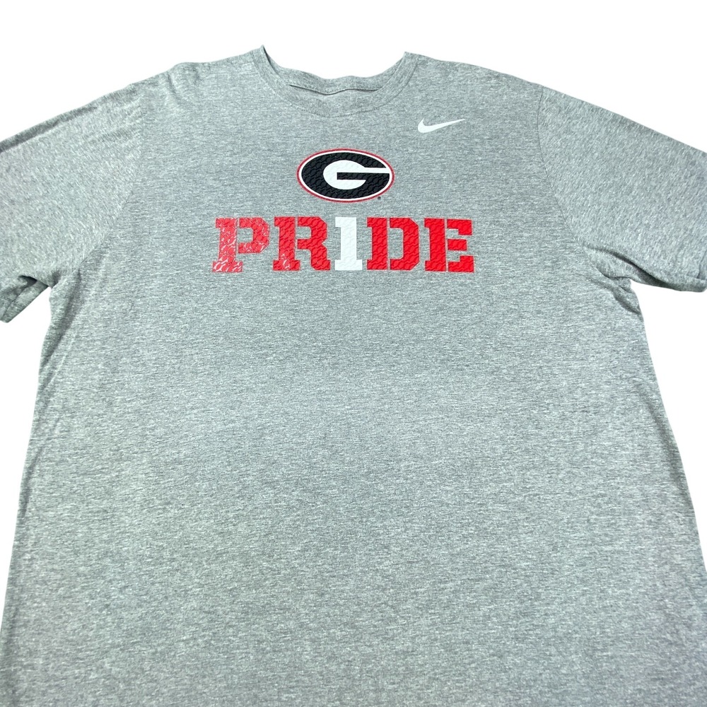 Nike Georgia Bulldogsโ Shirt NCAA Mens XXL Gray Graphic Tee Sport Pride NCAA EUC